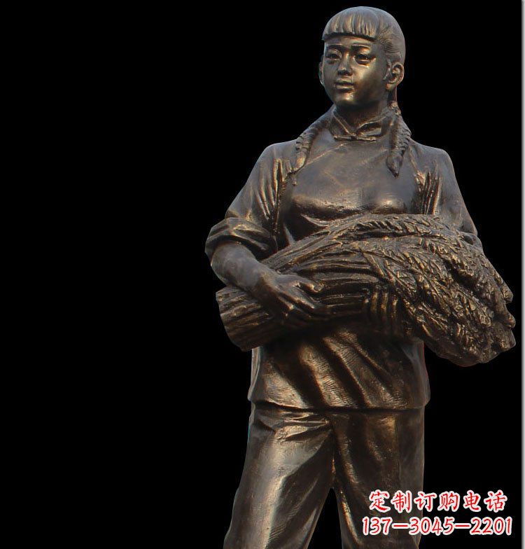 泰安“农耕抒情”女子铜雕