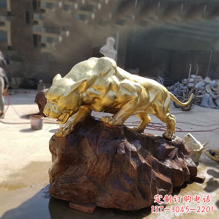 泰安铸铜雕刻的豹子公园景区情景动物雕塑