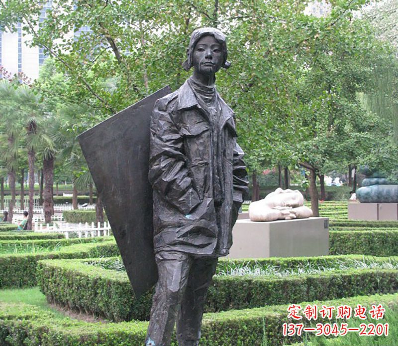 泰安背画板女孩公园人物铜雕
