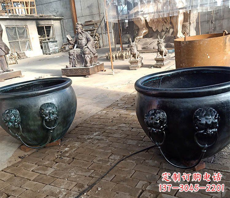 泰安铜雕制的水缸摆件