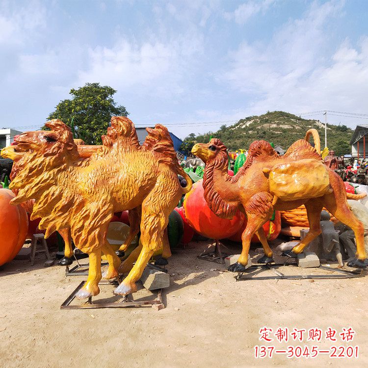 泰安玻璃钢彩绘仿真骆驼雕塑艺术之美的完美呈现