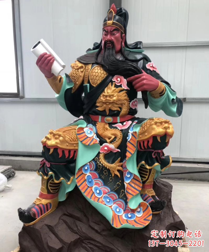 泰安玻璃钢彩绘关公雕像艺术之美
