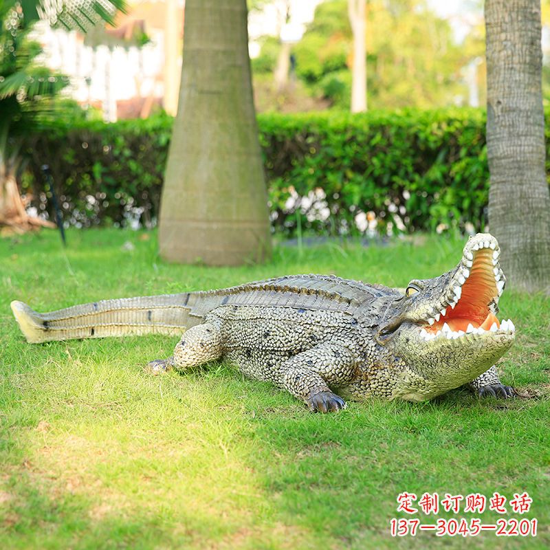 泰安玻璃钢仿真动物雕塑点亮园林景观