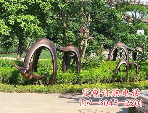 泰安玻璃钢动物雕塑公园草坪的美丽装饰