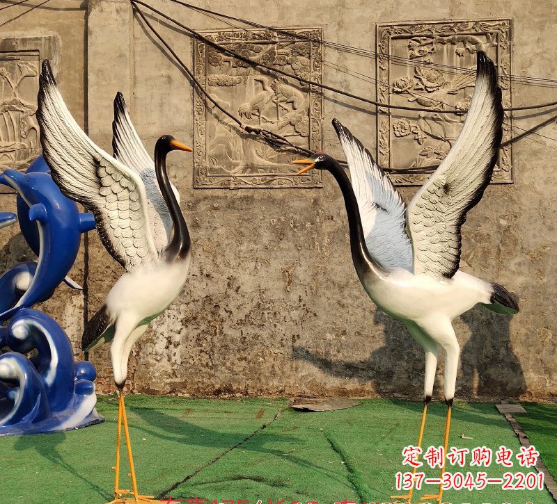 泰安仙鹤雕塑玻璃钢的艺术之美