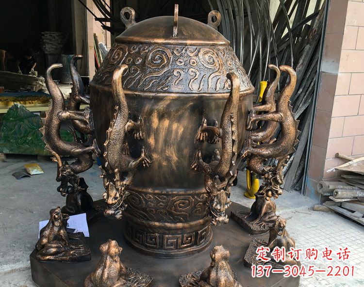 泰安玻璃钢仿铜地动仪雕塑中国古代文化精髓
