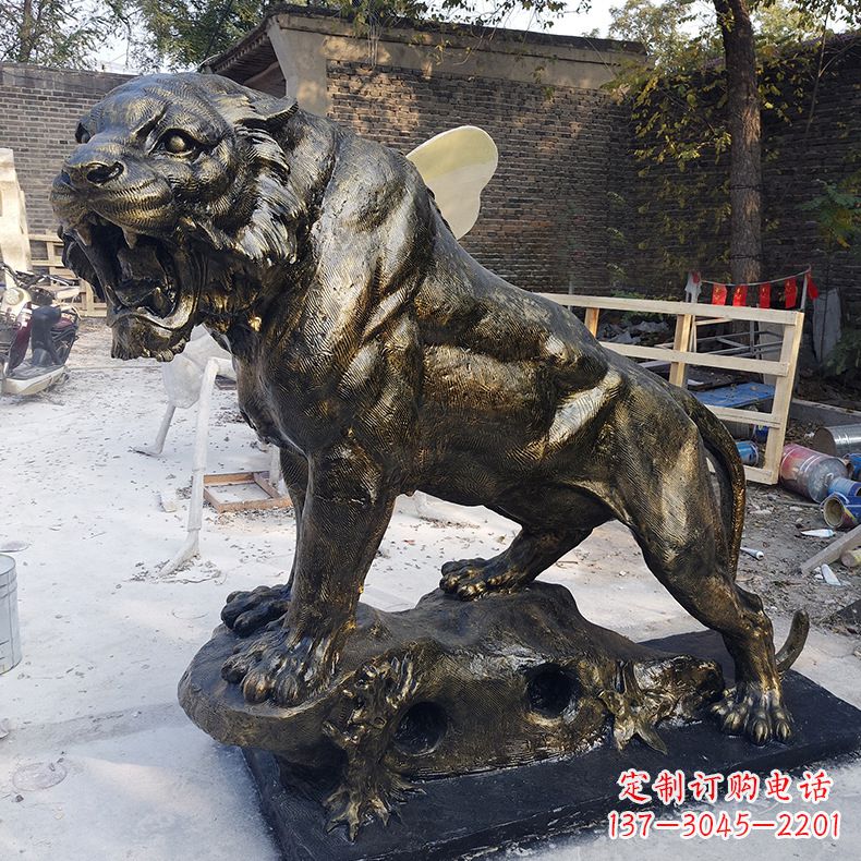 泰安玻璃钢制老虎雕塑