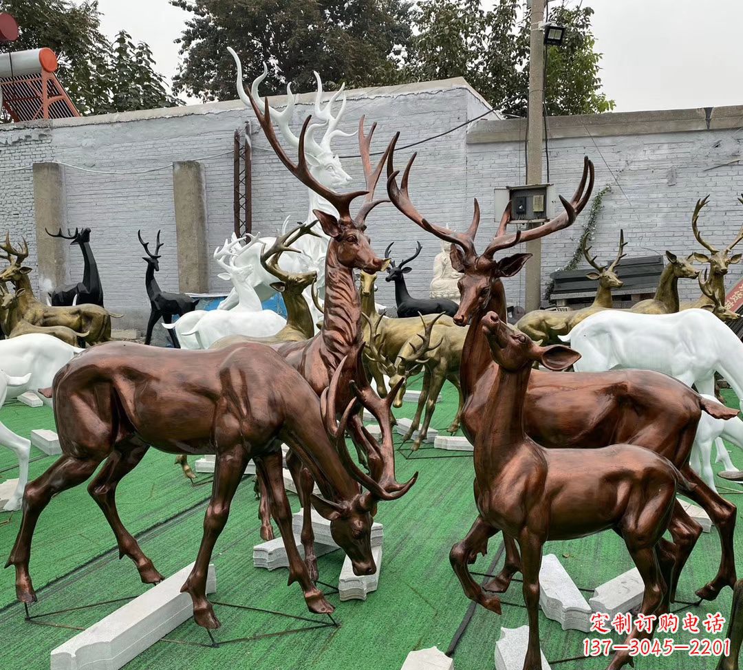 泰安玻璃钢仿铜群鹿雕塑——精美动物雕塑装点公园