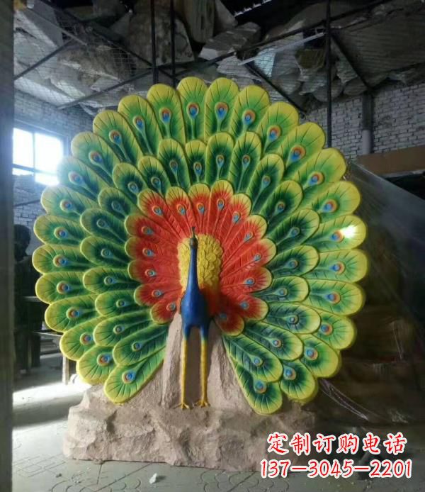 泰安玻璃钢制作的孔雀雕塑