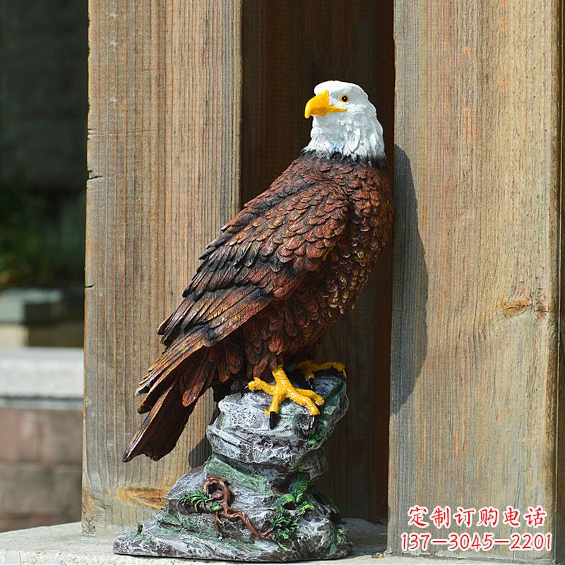 泰安玻璃钢老鹰雕塑——传递自然之美
