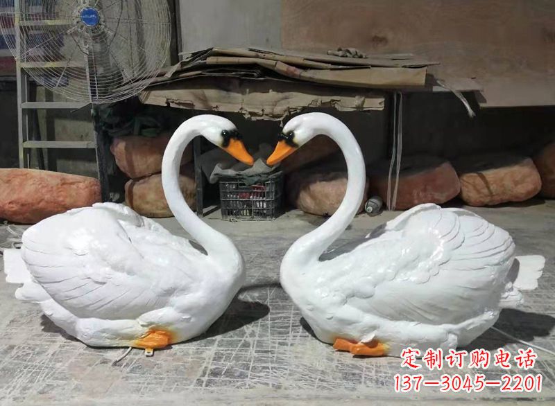 泰安玻璃钢仿真发光天鹅雕塑