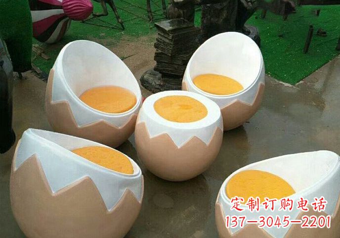 泰安玻璃钢鸡蛋雕塑——精致的艺术精品