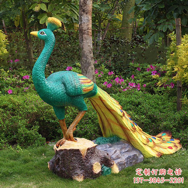 泰安玻璃钢制作的孔雀雕塑