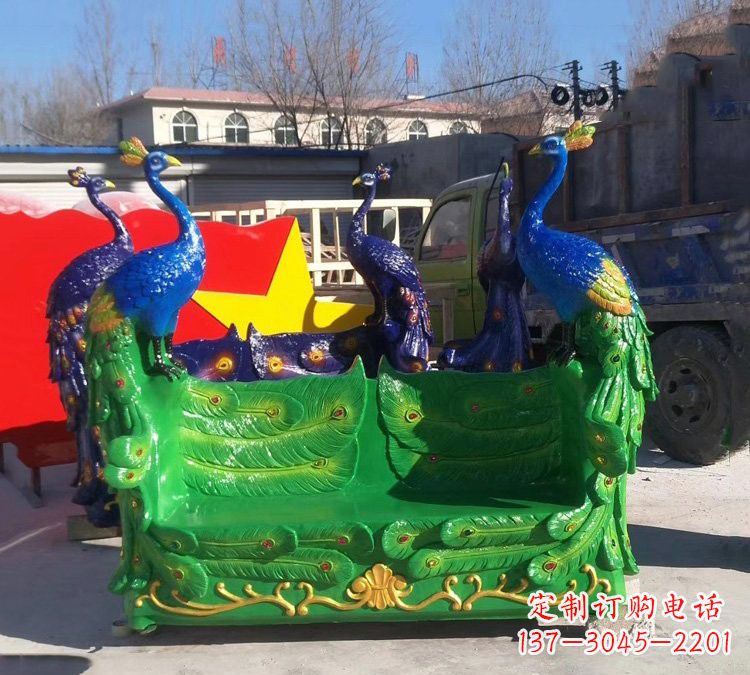 泰安玻璃钢孔雀雕塑给您带来精美的艺术体验