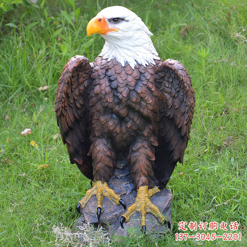 泰安玻璃钢老鹰雕塑传统与现代的完美结合