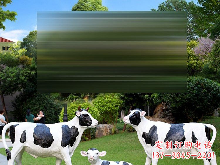泰安玻璃钢仿真奶牛雕塑以现实奶牛为灵感