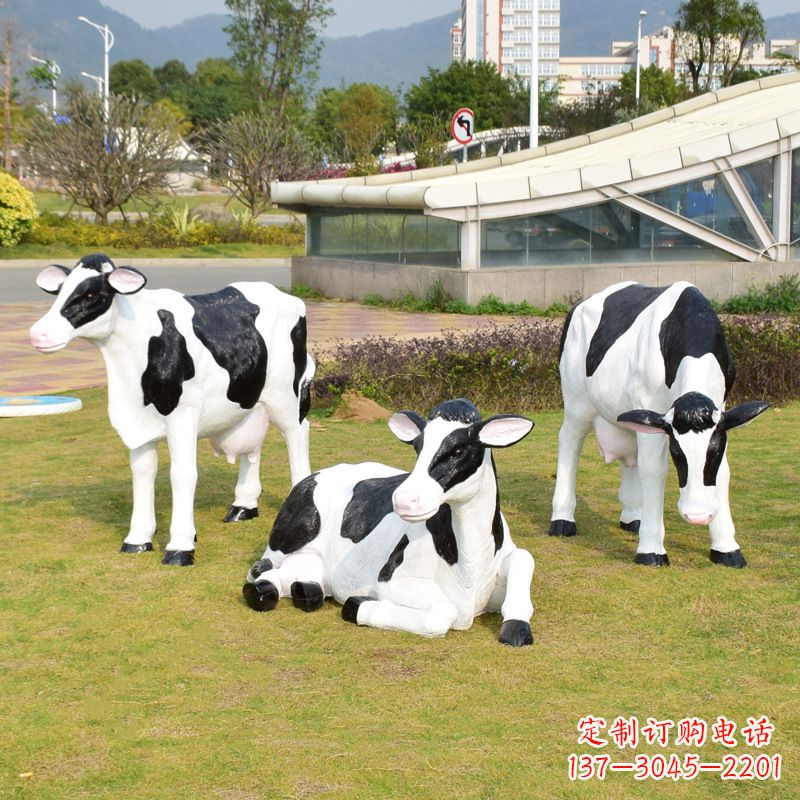 泰安玻璃钢奶牛雕塑给环境带来美丽
