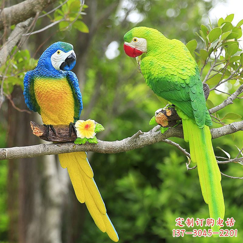 泰安精美玻璃钢鹦鹉雕塑,点缀公园美景
