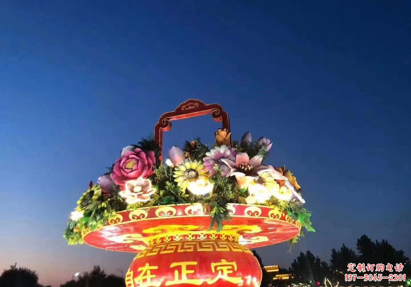 泰安玻璃钢花篮景观雕塑让美景永恒