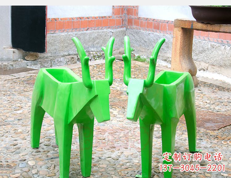 泰安玻璃钢几何花盆雕塑——给动物们一个温暖的家