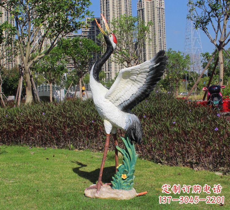 泰安仙鹤雕塑玻璃钢的艺术之美