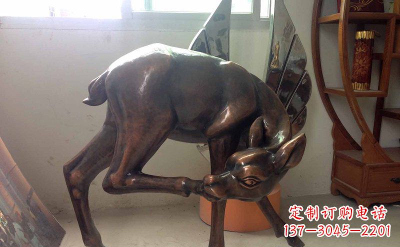 泰安玻璃钢小鹿仿铜动物雕塑