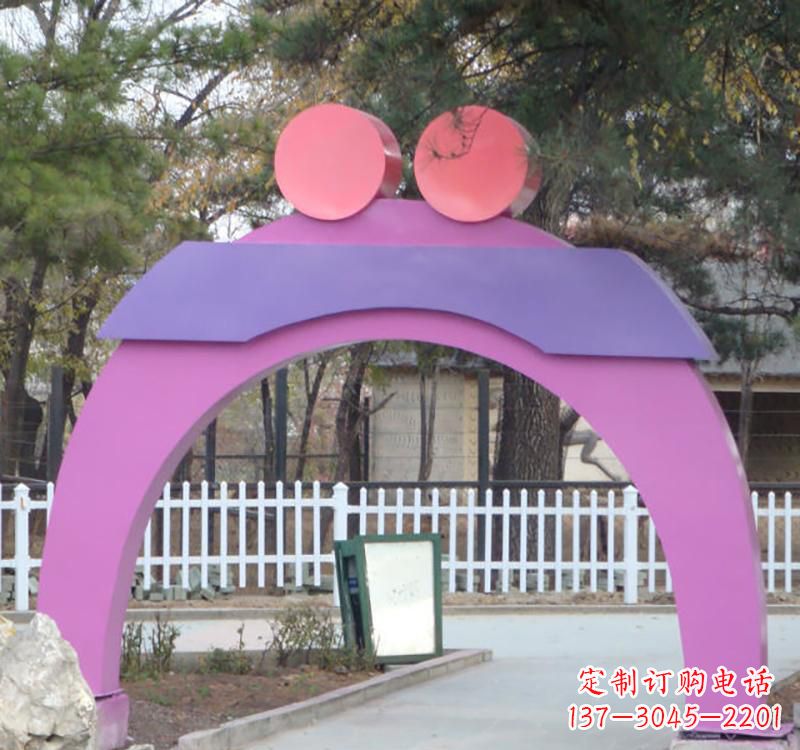 泰安不锈钢爱心拱门雕塑给城市艺术添彩