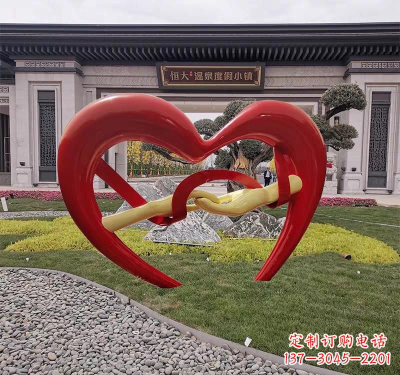 泰安不锈钢爱心字母雕塑——传递爱的艺术美学