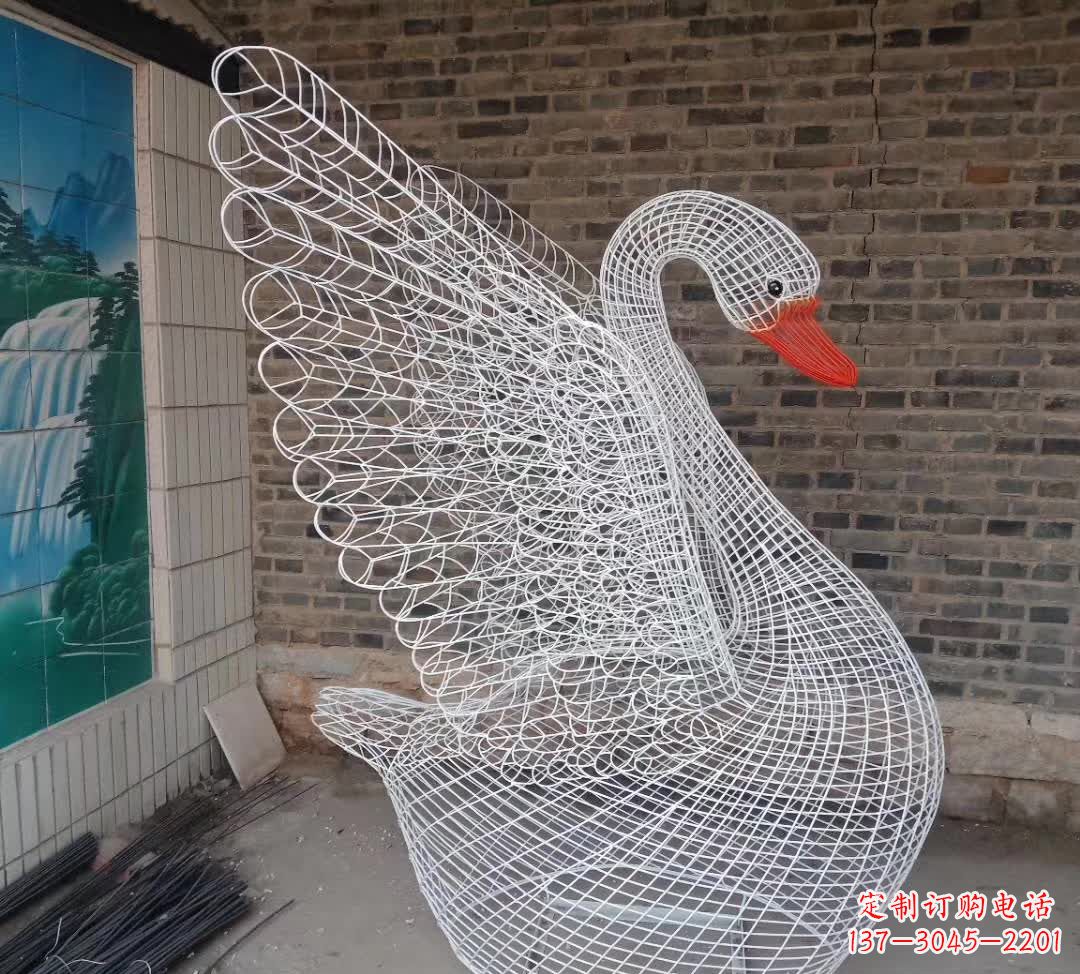 泰安不锈钢制天鹅雕塑象征着和谐与美好