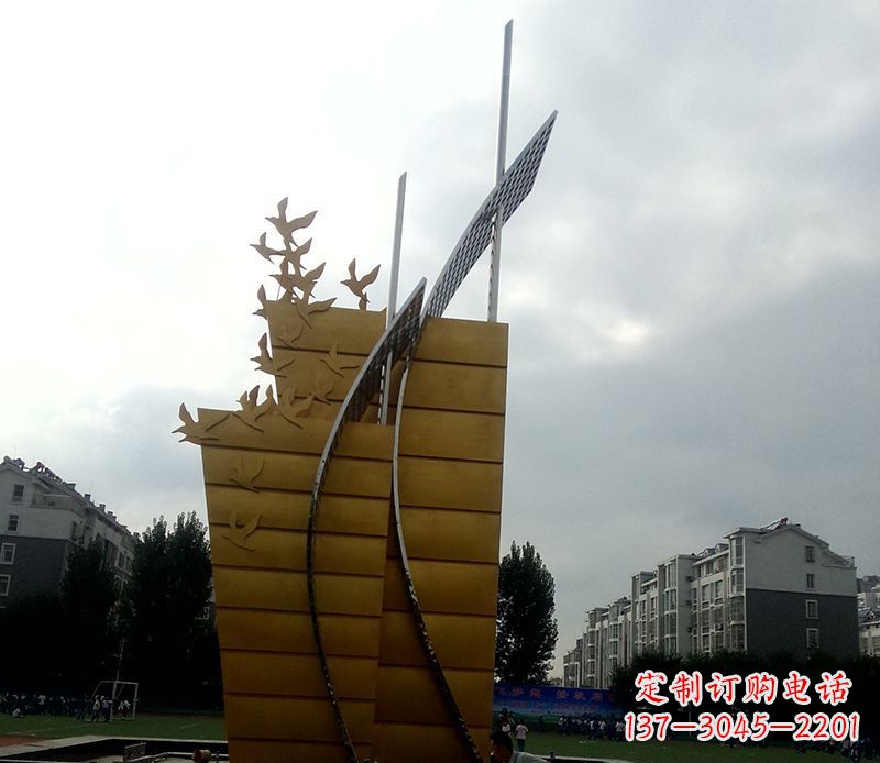 泰安不锈钢帆船雕塑象征城市的起航