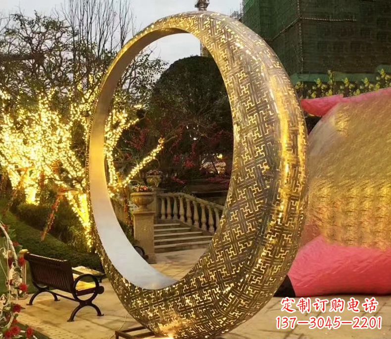 泰安不锈钢发光月亮雕塑艺术与科技的结合