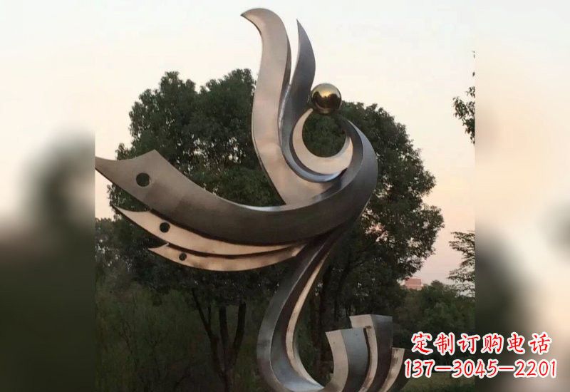 泰安不锈钢凤凰雕塑象征着活力与美丽
