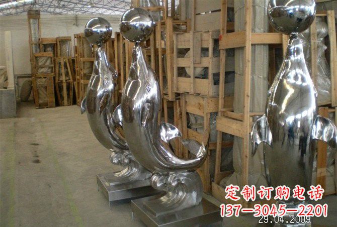 泰安不锈钢海豚顶球雕塑