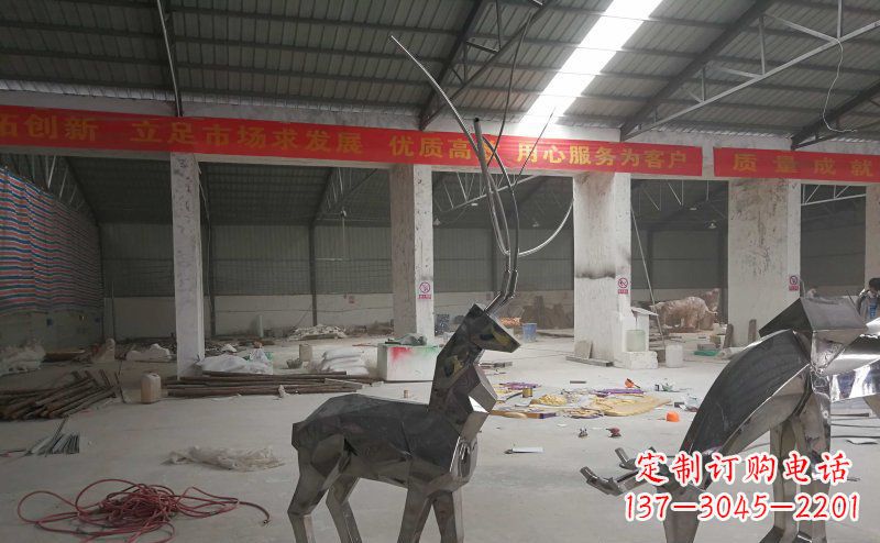 泰安不锈钢麋鹿雕塑静谧美丽的自然之美