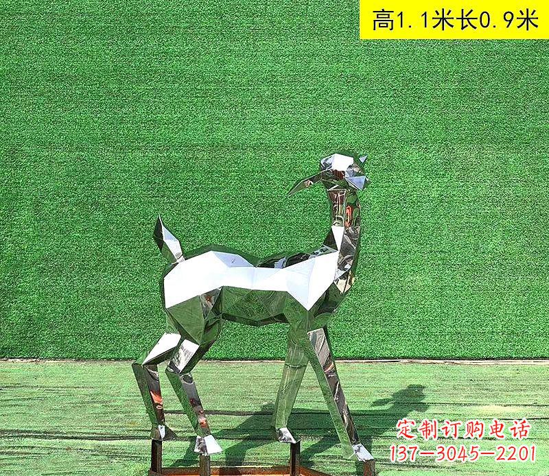泰安不锈钢小鹿雕塑精致而可爱