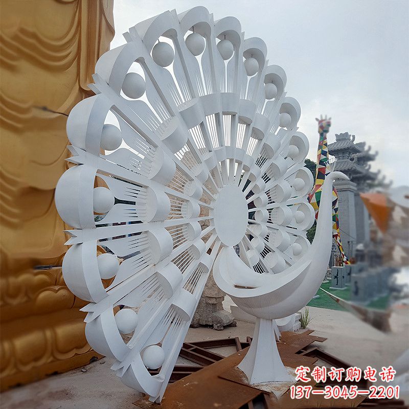 泰安不锈钢孔雀雕塑精美雕刻的艺术精品