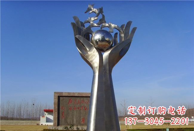 泰安纪念和平——不锈钢抽象手托和平鸽雕塑