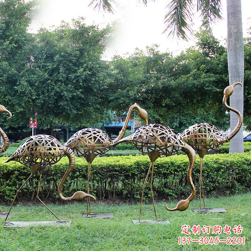 泰安不锈钢仙鹤雕塑摆件美丽的园林装饰