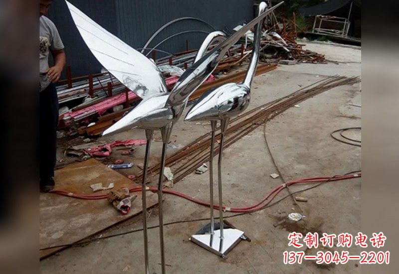 泰安不锈钢抽象仙鹤雕塑2
