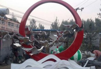 泰安和平鸽雕塑传递和平与希望