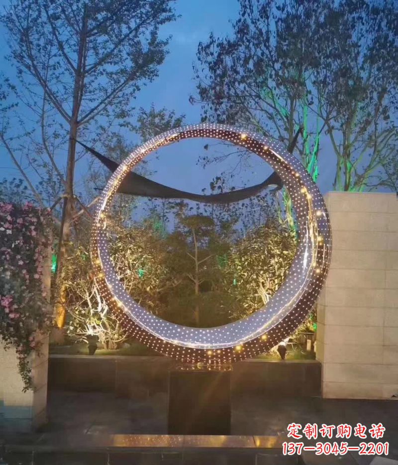 泰安不锈钢圆环雕塑艺术与环境的完美结合