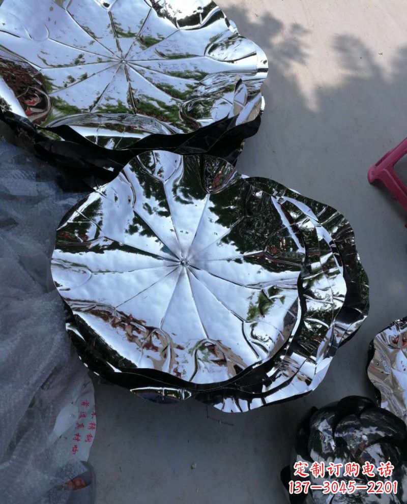 泰安不锈钢锻造的莲花雕塑