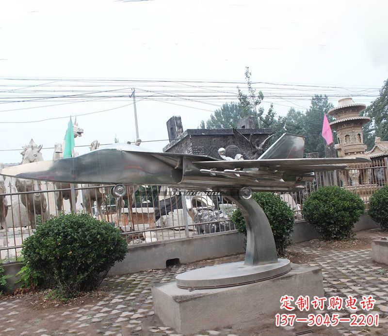 泰安不锈钢飞机雕塑象征着飞翔的梦想