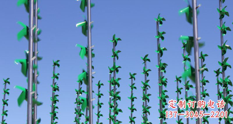 泰安螺旋风车给广场景观带来的旋转欢乐