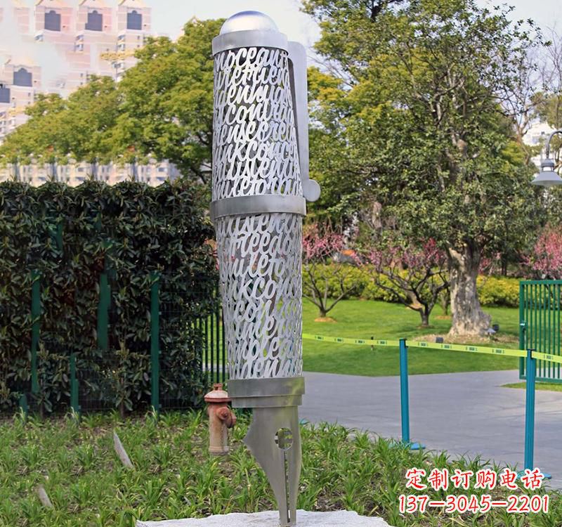 泰安精致不锈钢钢笔雕塑