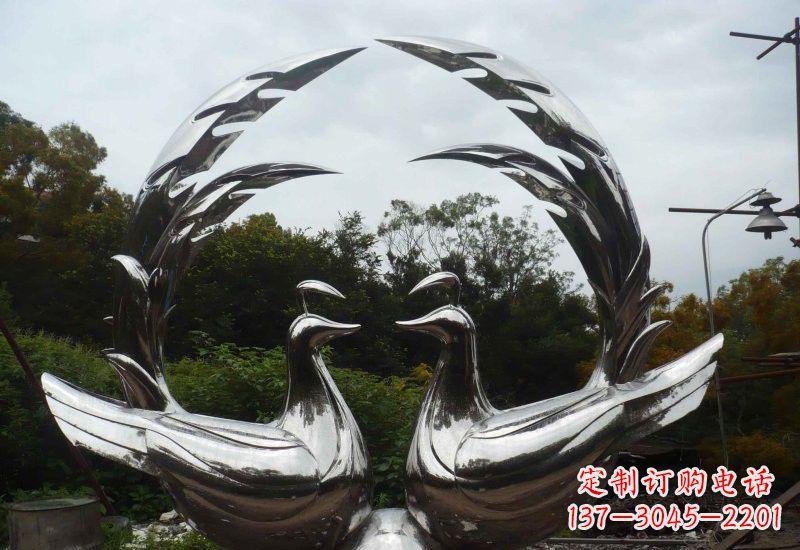 泰安不锈钢公园抽象孔雀雕塑