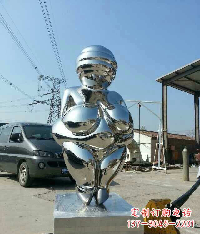 泰安不锈钢公园抽象女人人物雕塑