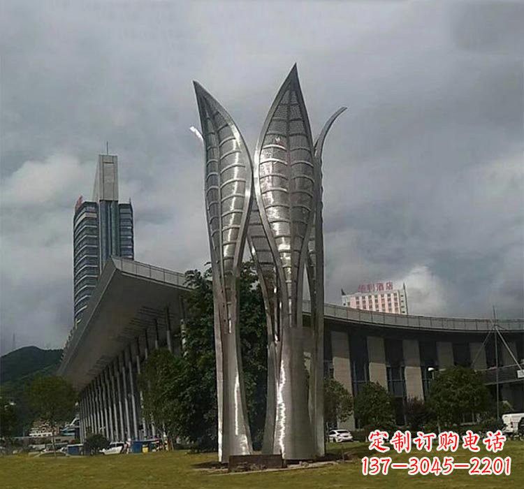 泰安不锈钢公园大型树叶雕塑精美绝伦