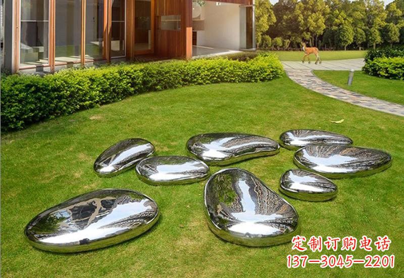 泰安不锈钢公园的鹅卵石雕塑