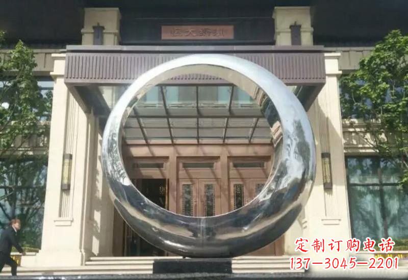 泰安不锈钢公园镜面圆环雕塑